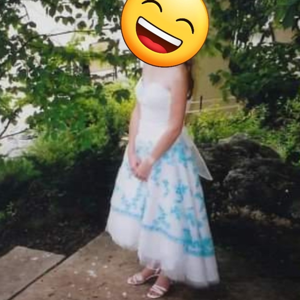 Alyce prom dress - Picture 6 of 10